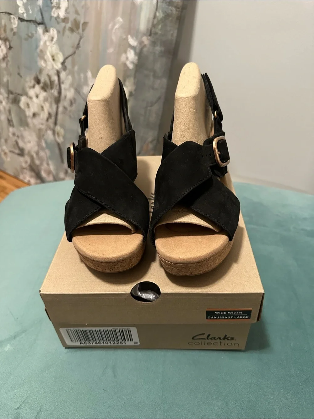 Clarks sleek crisscross